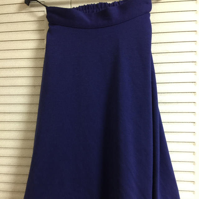しまむら(シマムラ)のフレアースカート紺 レディースのスカート(ひざ丈スカート)の商品写真
