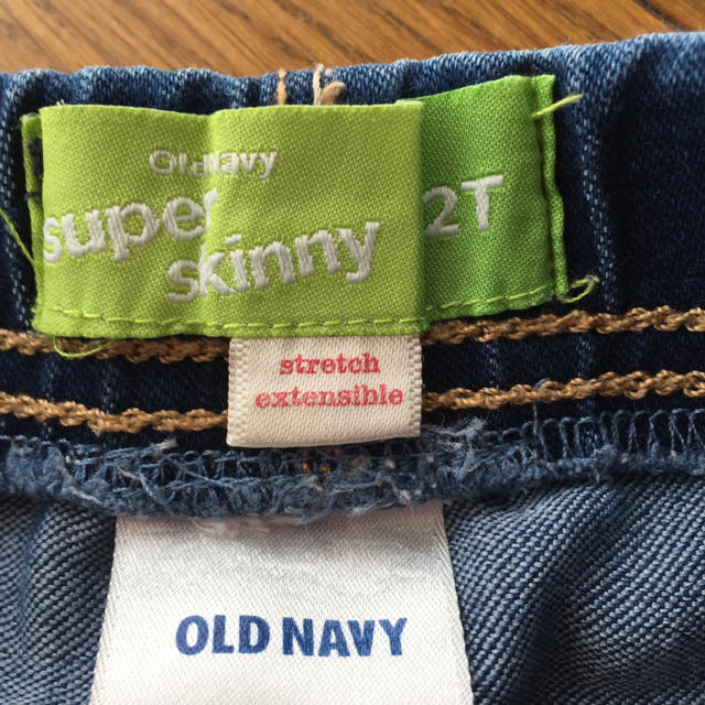 Old Navy(オールドネイビー)のオールドネイビー 2T スキニーパンツ キッズ/ベビー/マタニティのキッズ服女の子用(90cm~)(パンツ/スパッツ)の商品写真