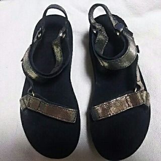 テバ(Teva)の【La_anさん専用】Teva 厚底本革サンダル24cm(サンダル)