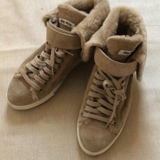 ミュウミュウ ムートン スニーカー レディース の通販 7点 Miumiuのレディースを買うならラクマ ミュウミュウ ムートン スニーカー レディース の通販 7点 Miumiuのレディースを買うならラクマ