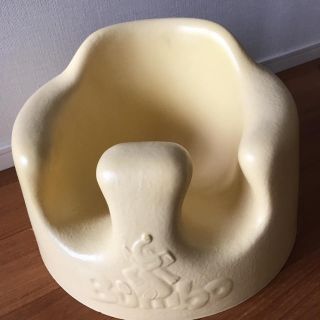 バンボ(Bumbo)のバンボ クリーム色(その他)