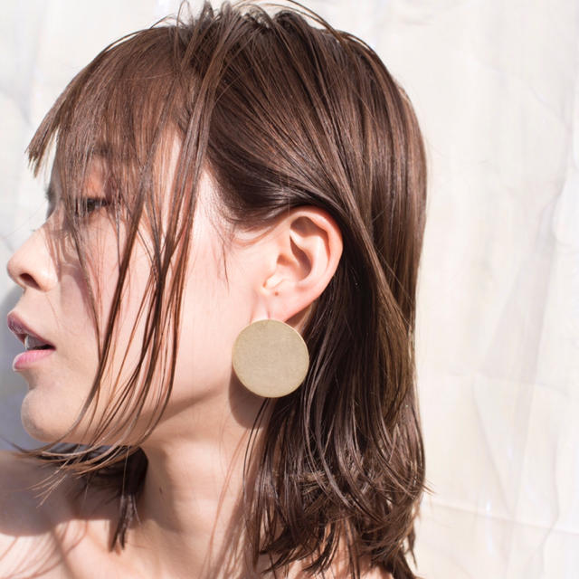 ACNE(アクネ)のShels Original Circle Brassピアス＊ レディースのアクセサリー(ピアス)の商品写真