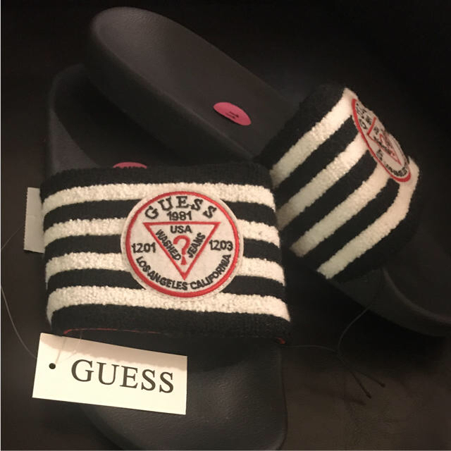 新品 GUESS サンダル