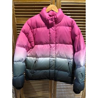 Supreme(ダウンジャケット ・ ピンク/桃色系)のフリマアイテム一覧 Supreme(ダウンジャケット ・ ピンク/桃色系)のフリマアイテム一覧
