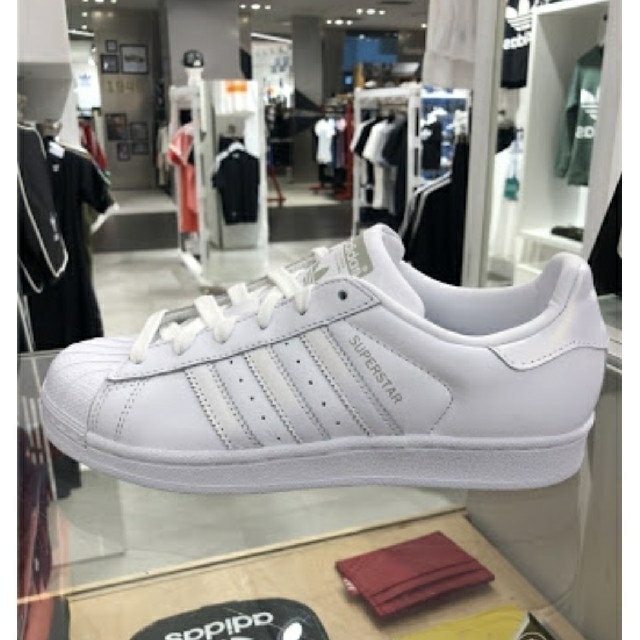 adidas(アディダス)の最終値下SUPERSTAR Wシューズ スーパースター  レディース 25cm キッズ/ベビー/マタニティのキッズ靴/シューズ(15cm~)(スニーカー)の商品写真