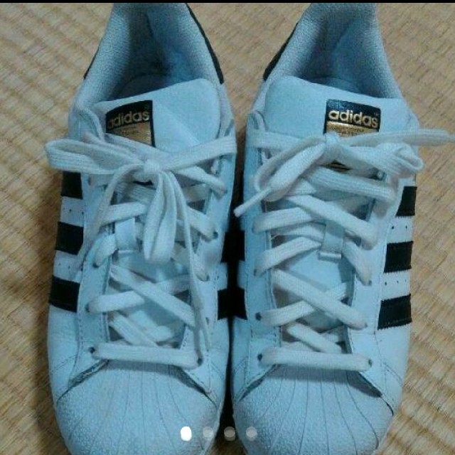 adidas　スニーカー