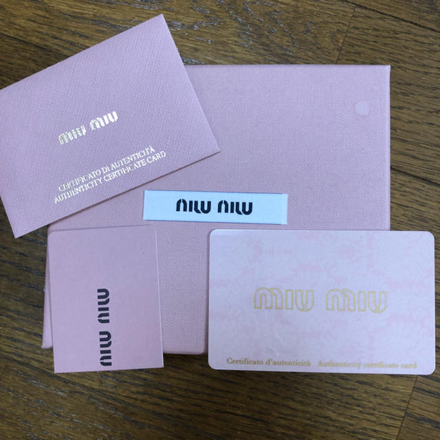 miumiu(ミュウミュウ)の☆様 専用miumiu miuビジュー付きミニウォレット レディースのファッション小物(財布)の商品写真