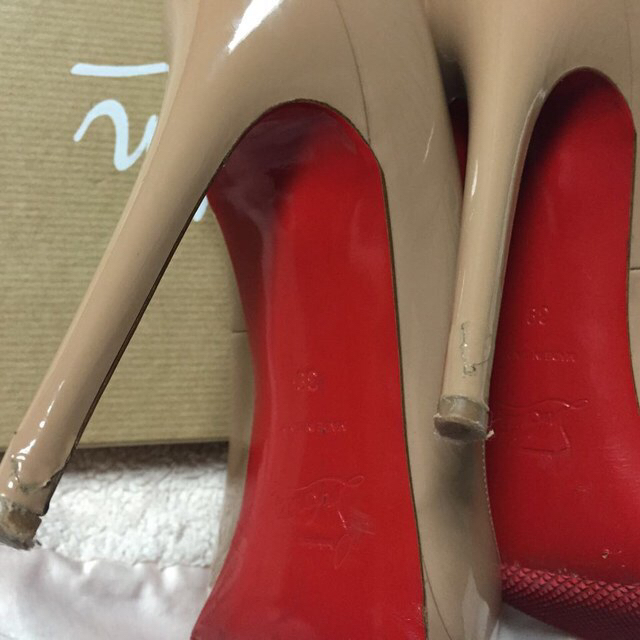 Christian Louboutin(クリスチャンルブタン)の26日までお取置き ルブタン 39 レディースの靴/シューズ(ハイヒール/パンプス)の商品写真