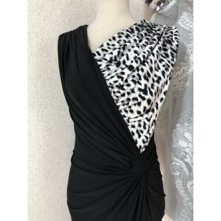 タダシショウジ(TADASHI SHOJI)の新品　Tadashi Shoji ドレス 膝丈ワンピース ヒョウ　ギャザー　大人(ひざ丈ワンピース)