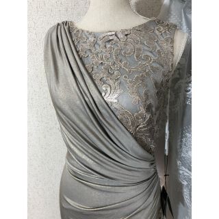 タダシショウジ(TADASHI SHOJI)の新品　Tadashi Shoji ドレス 膝丈ワンピース　ギャザー　アメリカ製(ひざ丈ワンピース)