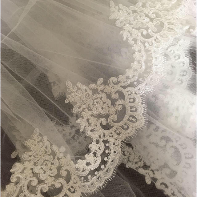 【最終値下げ】ウェディングベール 結婚式 挙式 刺繍 ハンドメイドのウェディング(ヘッドドレス/ドレス)の商品写真