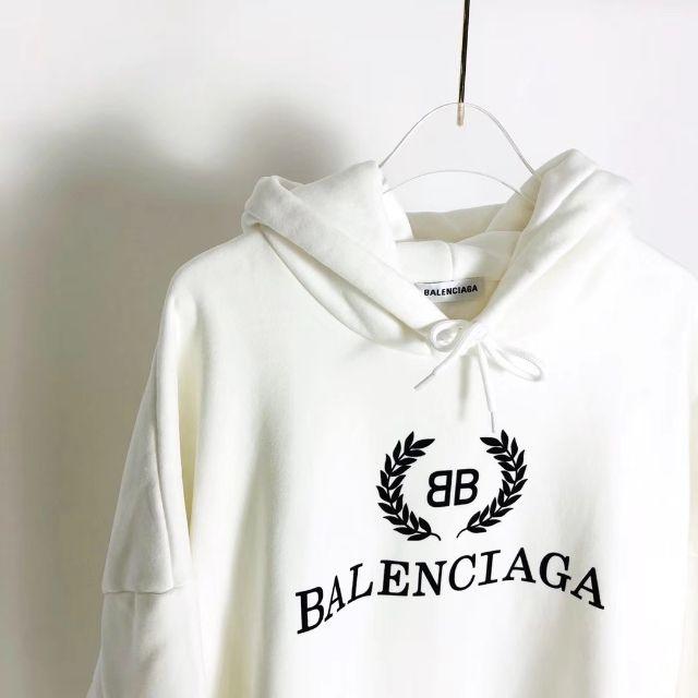 Balenciaga Mサイズの通販 by ToshikoSHOP's shop｜バレンシアガならラクマ - バレンシアガ パーカー 格安高品質