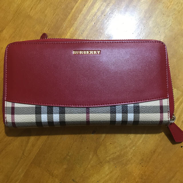 BURBERRY(バーバリー)のBUＲBERRＹ   財布  赤 レディースのファッション小物(財布)の商品写真