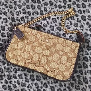 コーチ(COACH)のCOACH🖤ﾁｪｰﾝﾐﾆﾎﾟｰﾁ《ｼｸﾞﾈﾁｬｰ柄》(その他)