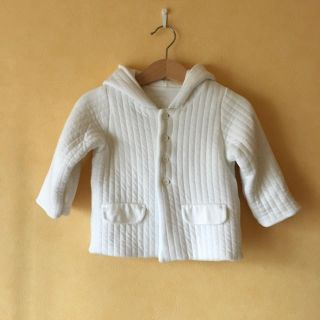 プチバトー(PETIT BATEAU)のプチバトー チュビックキルティングフード付きジャケット 12m 74㎝(ジャケット/コート)