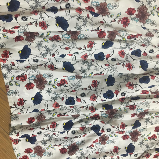 archives(アルシーヴ)のアルシーヴ 花柄 スカート ベルト2つ付き レディースのスカート(ロングスカート)の商品写真