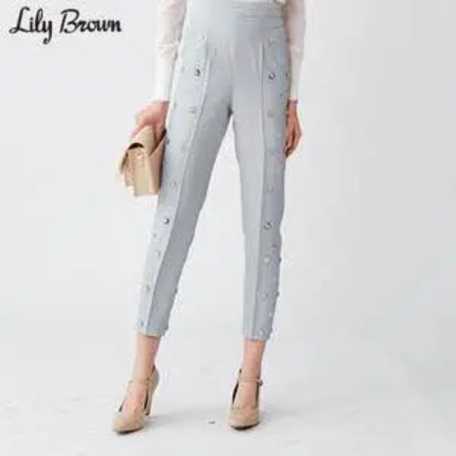Lily Brown(リリーブラウン)の新品 まいまい着用 リリーブラウン  ビジュータックパンツ レディースのパンツ(クロップドパンツ)の商品写真