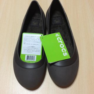 クロックス(crocs)のCROCS マンモスフラット 25.0cm パンプス 新品(ハイヒール/パンプス)