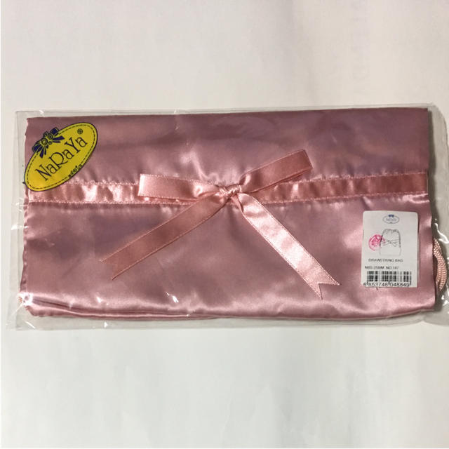 NaRaYa(ナラヤ)のNaRaYa ピンク サテン きんちゃく袋 レディースのファッション小物(ポーチ)の商品写真