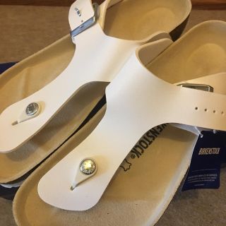 ビルケンシュトック(BIRKENSTOCK)のBIRKENSTOCK レザー サンダル ホワイト  定価約10000円 28(サンダル)