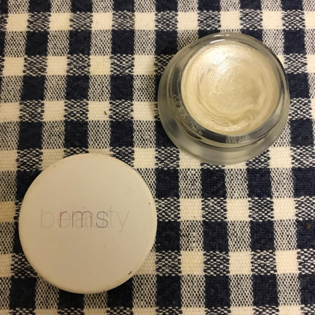 Cosme Kitchen(コスメキッチン)のさくらんぼ様 rms beauty  ルミナイザー コスメ/美容のベースメイク/化粧品(フェイスカラー)の商品写真