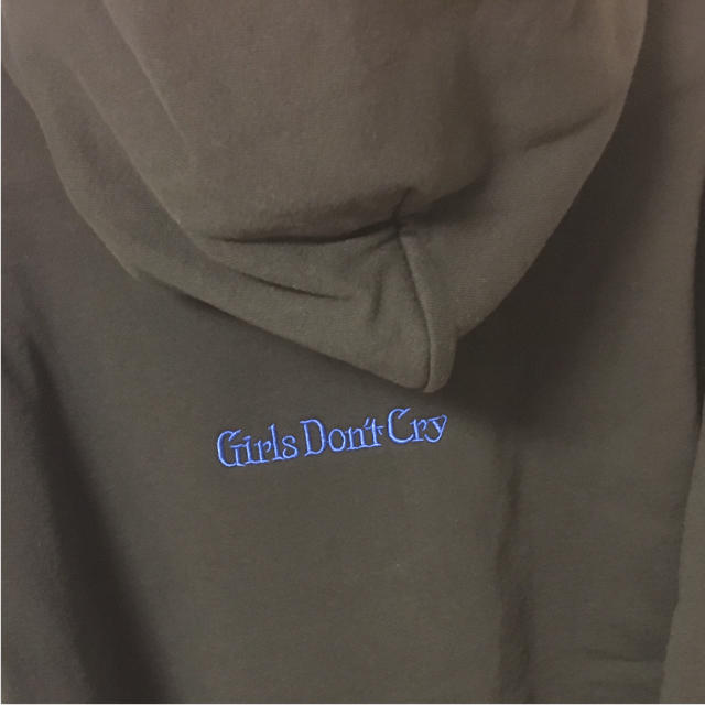 Lサイズ 新品 未使用 黒×青 girls don’t cry パーカー 2