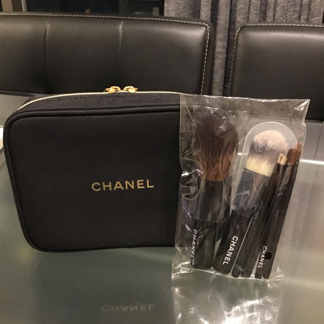 キット/セット値下げ！ 未使用 CHANEL メイクブラシ ポーチ セット