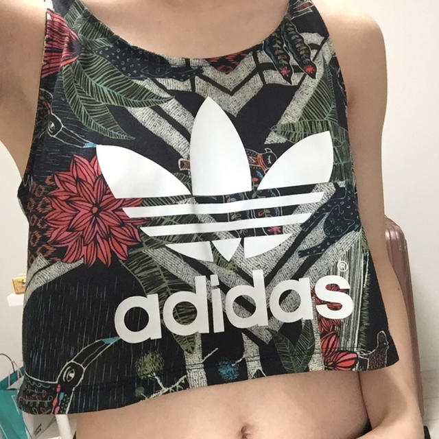 adidas(アディダス)のadidas originals 婦人服 Tシャツ メンズのトップス(Tシャツ/カットソー(半袖/袖なし))の商品写真