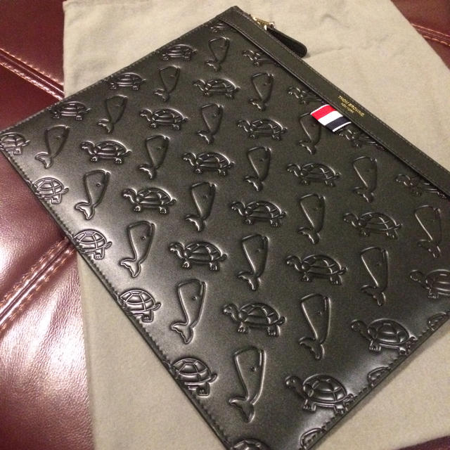 THOM BROWNE - トムブラウン クジラ柄 亀柄 クラッチバッグ 美品 THOM BROWNE - トムブラウン クジラ柄 亀柄 クラッチバッグ 美品