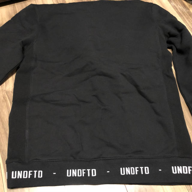 UNDEFEATED(アンディフィーテッド)のUNDEFEATED PULLOVER Mサイズ メンズのトップス(パーカー)の商品写真