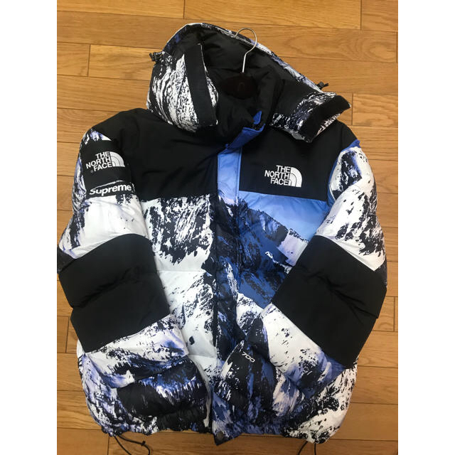 国内外の人気！ Supreme - supreme north face バルトロM ダウン ...