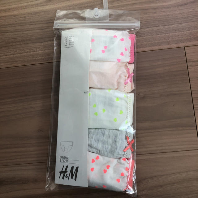 H&M(エイチアンドエム)の新品・未開封☆H&M キッズパンツ キッズ/ベビー/マタニティのキッズ服女の子用(90cm~)(下着)の商品写真