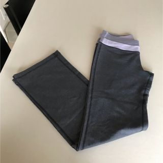 ルルレモン(lululemon)のルルレモン パンツ サイズ6（グレー×パープル）(ヨガ)