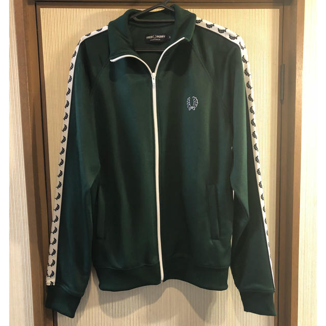 fred perry トラックジャージ サイズs