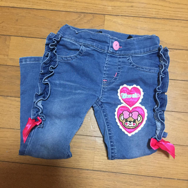 EARTHMAGIC(アースマジック)のデニムパンツ キッズ/ベビー/マタニティのキッズ服女の子用(90cm~)(パンツ/スパッツ)の商品写真