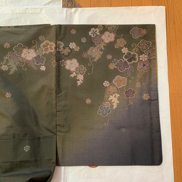 特価品 新品 仮絵羽 大島紬 訪問着 白大島 純絹織物 刺繍 和装 美しい着物加賀友禅京友禅江戸友禅紅型友禅