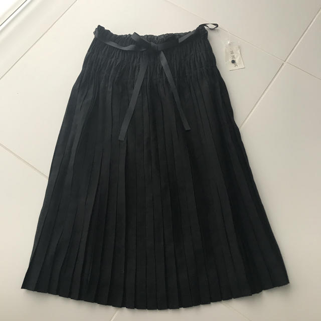 TO BE CHIC(トゥービーシック)のTOBECHIC💓ウエストリボンプリーツスカート新品 レディースのスカート(ひざ丈スカート)の商品写真