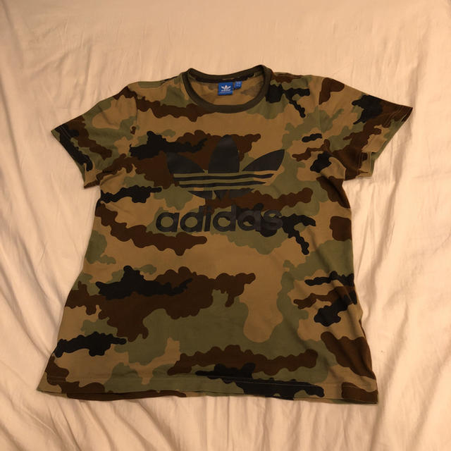 adidas(アディダス)のadidas originals 迷彩柄Tシャツ メンズのトップス(Tシャツ/カットソー(半袖/袖なし))の商品写真