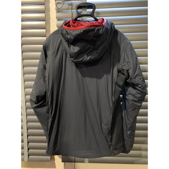 ARC'TERYX(アークテリクス)のアークテリクス ARC'TERYX ATOM LT HOODY XS メンズのジャケット/アウター(ダウンジャケット)の商品写真