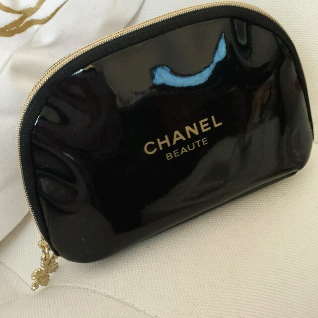 CHANEL - 新品未使用！CHANELノベルティポーチの通販 by プロフィール