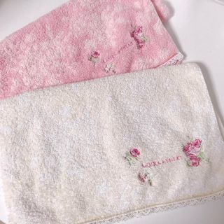 ローラアシュレイ(LAURA ASHLEY)のローラアシュレイ刺繍フェイスタオル2枚セットレース付きピンクアイボリー姫薔薇(タオル/バス用品)