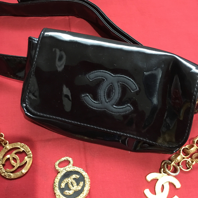 CHANEL(シャネル)のシャネル   コスメ ウェストポーチ レディースのバッグ(ボディバッグ/ウエストポーチ)の商品写真