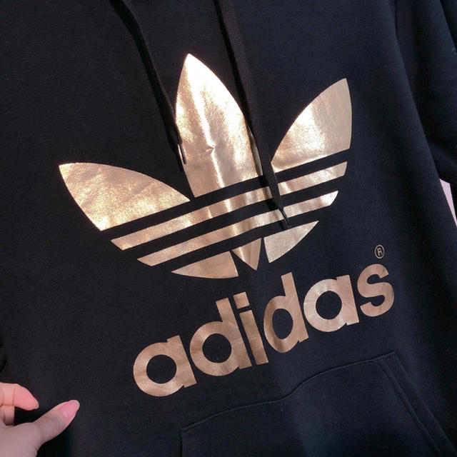 adidas(アディダス)のadidas アディダスパーカー レディースのトップス(パーカー)の商品写真