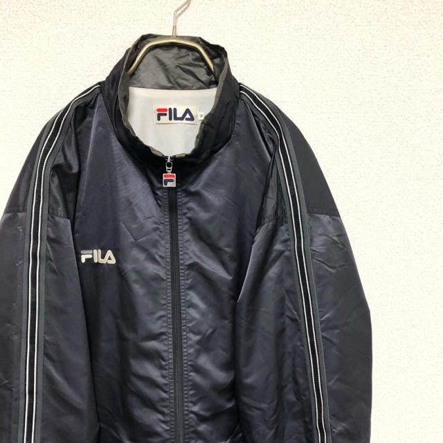 FILA(フィラ)の【90s】FILA ロゴ ナイロンジャケット メンズ L 廃盤 グレー 古着 メンズのジャケット/アウター(ナイロンジャケット)の商品写真