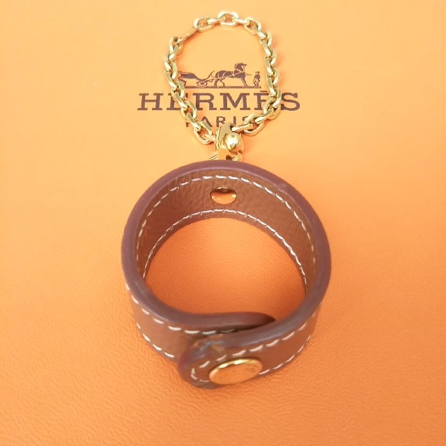 Hermes(エルメス)のエルメス 手袋 グローブホルダー チャーム キーホルダー ブラウン系 手袋 レディースのファッション小物(その他)の商品写真