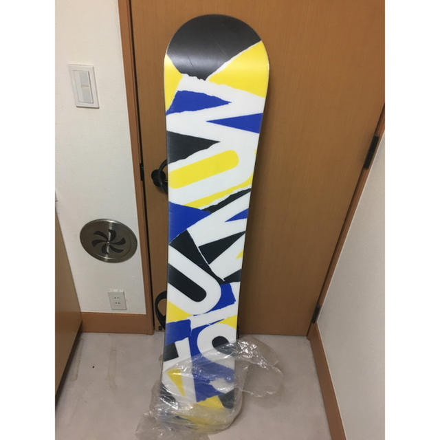 SALOMON(サロモン)のSALOMON スノボ  1万5千円値下げしました スポーツ/アウトドアのスノーボード(その他)の商品写真