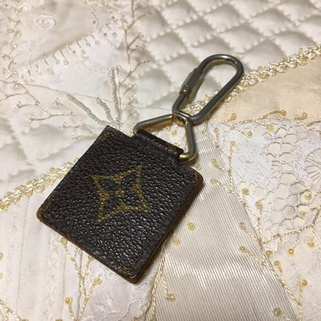 LOUIS VUITTON(ルイヴィトン)のLOUIS VUITTON  モノグラム ヴィンテージ キーホルダー レディースのファッション小物(キーホルダー)の商品写真