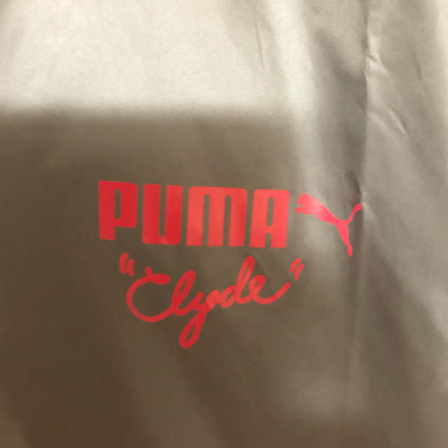 PUMA(プーマ)の新品未使用 PUMA CLYDE ウインドブレーカー プーマ クライド メンズのジャケット/アウター(ナイロンジャケット)の商品写真