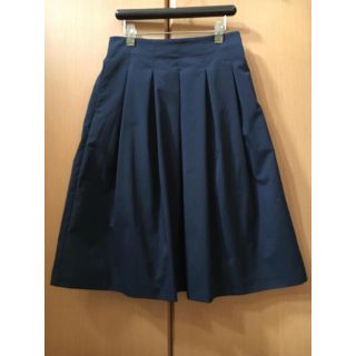 ユニクロ(UNIQLO)のあやさま専用。新品未使用 ユニクロ タックフレア スカート(ひざ丈スカート)