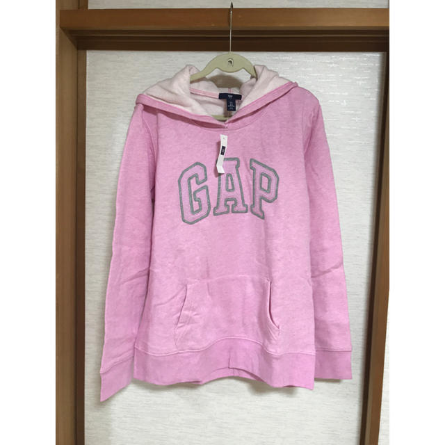 GAP(ギャップ)のGAP ギャップ パーカー スウェット  pink タグ付き レディースのトップス(パーカー)の商品写真